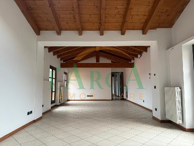 Foto Appartamento in Via Largo Terzi 6, Capriolo di 119 m² con 4 locali