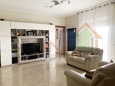 Foto Attico in Via Palmiro Togliatti, Monopoli Centro di 130 m² in vendita