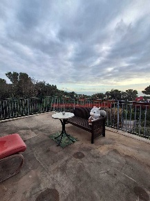 Foto Villa unifamiliare in Via di Quercianella 411, Livorno di 150 m²