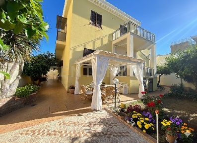 Foto Villa unifamiliare in Via Persefone, Agrigento di 210 m² con 5 locali