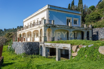 Foto Villa unifamiliare in Via Casalrosato 19, Valverde di 750 m²