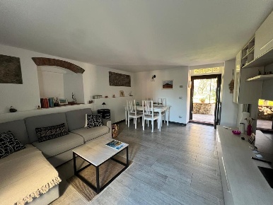 Foto Villa bifamiliare in Via Canale 193, Castelnuovo Magra di 200 m²