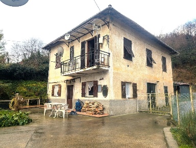Foto Villa bifamiliare in Via Torbi 73, Ceranesi Pontedecimo di 177 m²
