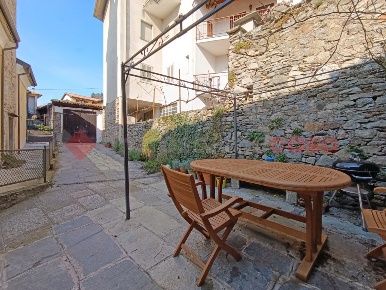 Foto Casa indipendente in san bernardo, Colazza di 230 m² con 6 locali