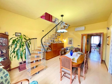 Foto Appartamento in Via Stoppa 19, Alba San Cassiano di 180 m² in vendita