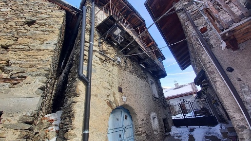 Foto Rustico in LocalitÃ  Eclause 11, Salbertrand di 230 m² con 5 locali