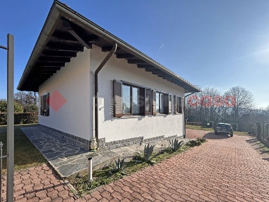 Foto Villa singola in CassinÃ¨, Colazza di 204 m² con 5 locali in vendita