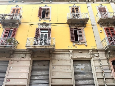 Foto Locale commerciale in VIA DEI MILLE, Bari San Pasquale di 398 m²