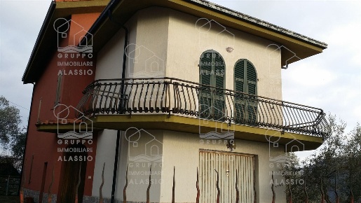 Foto Villa unifamiliare a Ranzo di 160 m² in vendita