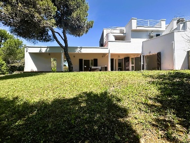 Foto Villa unifamiliare a Rosignano Marittimo Chioma, Nibbiaia di 150 m²