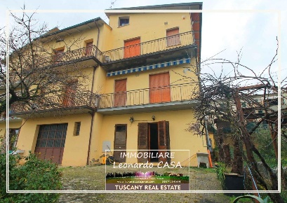 Foto Villa a schiera a Cerreto Guidi Centro di 150 m² con 8 locali