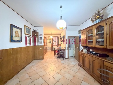 Foto Casa indipendente a Camaiore Camaiore Paese di 105 m² con 5 locali
