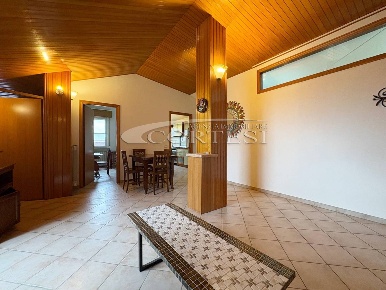 Foto Appartamento a Trecastelli di 147 m² con 5 locali in vendita