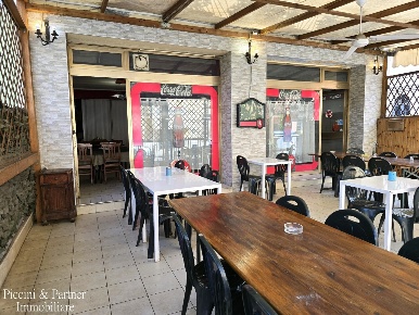 Foto Attività commerciale in Via Mastrodicasa, Perugia Ponte Felcino