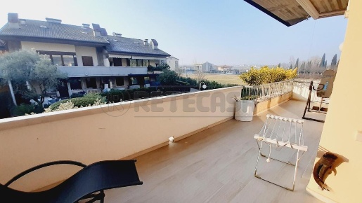 Foto Appartamento in Via Giulio Cesare 2, Desenzano del Garda di 130 m²