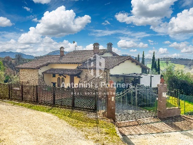 Foto Villa unifamiliare in Località Casalalta, Collazzone di 275 m²