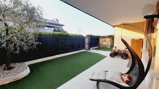 Foto Appartamento in Via Giulio Cesare 2, Desenzano del Garda di 110 m²