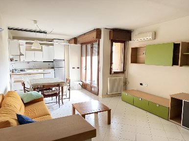 Foto Appartamento in Via 27 Gennaio, Sarzana di 87 m² con 4 locali