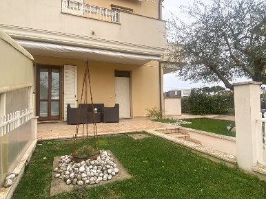 Foto Appartamento a Cervia Centro con 5 locali in vendita