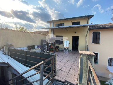 Foto Appartamento in via 4 NOVEMBRE 55, Ghedi Centro di 105 m² con 3 locali