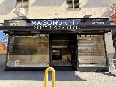 Foto Locale commerciale in Via nazionale Delle Puglie 180, Napoli Arpino