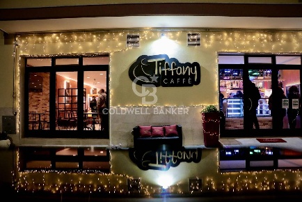 Foto Bar in Piazza Pertini 11, Cisternino Casalini di 245 m² con 1 locali