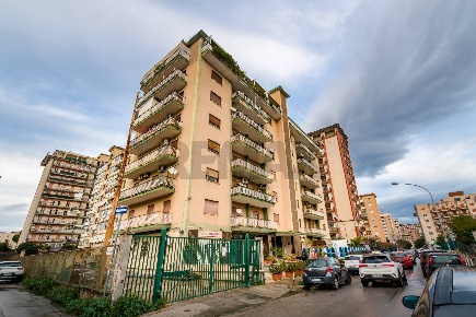 Foto Appartamento in Via Rinaldo Montuoro 9, Palermo Noce di 111 m²