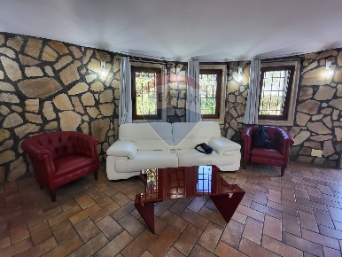 Foto Case semi ndipendenti in VIA DEGLI ANEMONI snc, Anzio di 110 m²