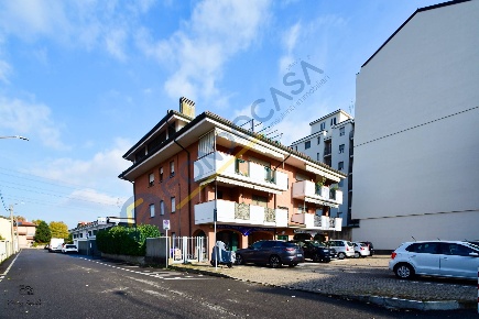 Foto Appartamento in via Cavour 55A, Senago di 93 m² con 3 locali