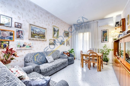 Foto Appartamento in via udine 8/10, Senago di 94 m² con 3 locali