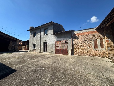 Foto Rustico in Via Selve di Sotto 42, Volongo di 350 m² con 6 locali
