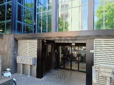 Foto Negozio in Via Chiavellati snc, Foligno Centro Storico di 59 m²