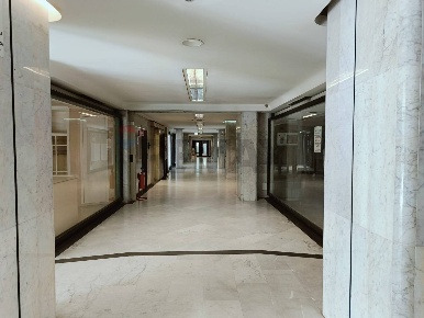 Foto Negozio in Via Chiavellati snc, Foligno Centro Storico di 59 m²