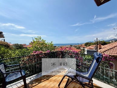 Foto Villa unifamiliare in Villaggio del Sole, Borgio Verezzi Borgio