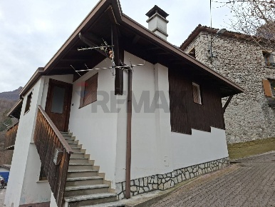 Foto Casa indipendente in via 12 marzo 5, Longarone Olantreghe di 150 m²