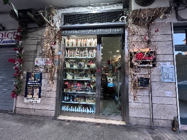 Foto Attività commerciale in Via De Vito Maurizio Piscicelli 114, Napoli