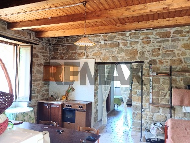 Foto Rustico in Contrada  Giuprino 32, Felitto di 65 m² con 2 locali