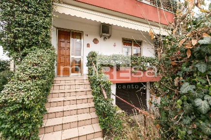 Foto Villa a schiera in capitello 20, Paese di 110 m² con 5 locali