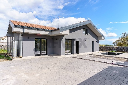 Foto Villa unifamiliare in Via Luciano Pavarotti 10, Viagrande Centro