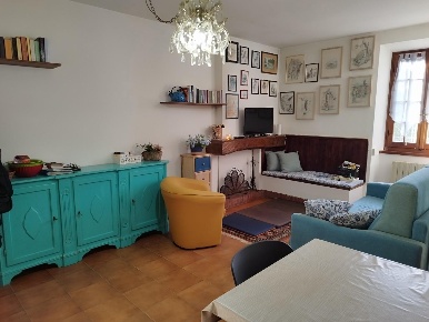Foto Villa a schiera a Camaiore Capezzano Pianore di 67 m² con 3 locali