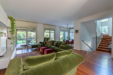 Foto Villa singola in Corso Alcide De Gasperi, Bari Poggiofranco di 273 m²