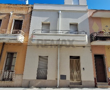 Foto Casa indipendente in Via Carlo Pisacane 72, Pachino Centro di 196 m²