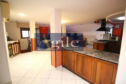 Foto Appartamento in contrada treazzano, Monsampolo del Tronto di 165 m²