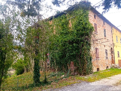Foto Case semi ndipendenti in FRAZIONE MARENELLA 55, Fabriano di 144 m²