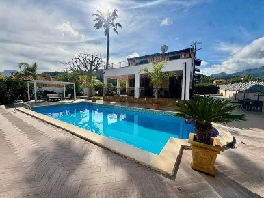 Foto Villa unifamiliare in contrada giardini 19, Trabia Centro di 250 m²