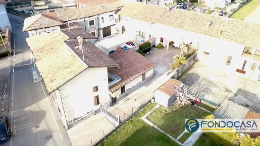 Foto Villa unifamiliare a Palazzolo sull'Oglio Centro di 198 m² in vendita