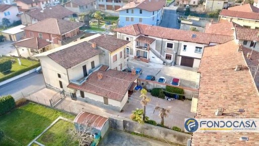 Foto Villa unifamiliare a Palazzolo sull'Oglio Centro di 198 m² in vendita