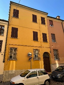 Foto Casa indipendente a Mantova Centro di 330 m² con 8 locali in vendita