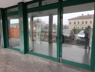 Foto Negozio a Mestrino Centro di 73 m² con 1 locali in affitto