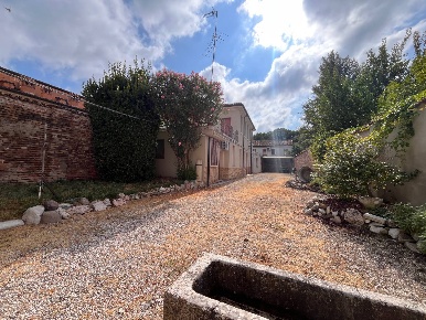 Foto Appartamento a Mantova Anconetta - Gradaro di 115 m² con 3 locali